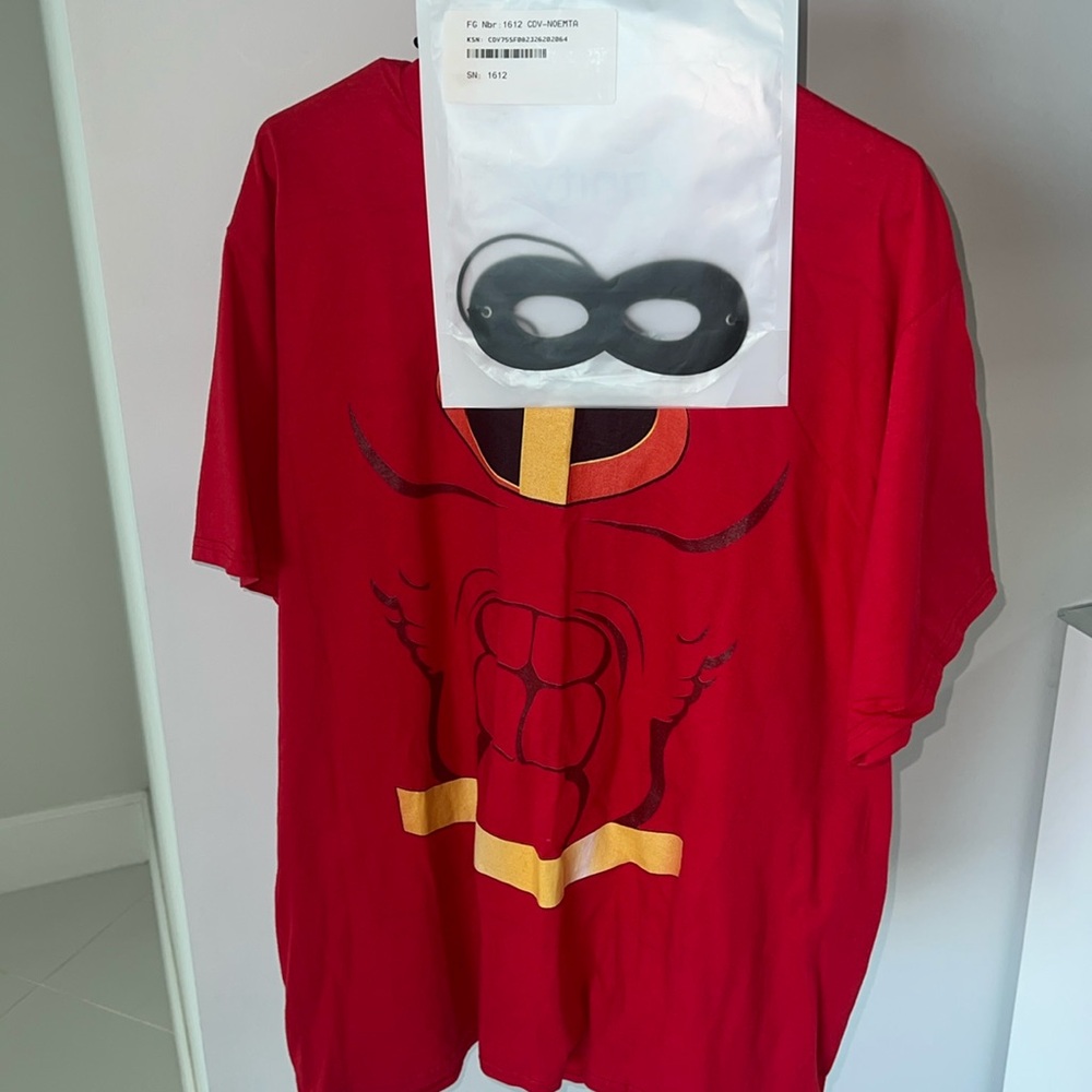 Men’s incredible costume shirt